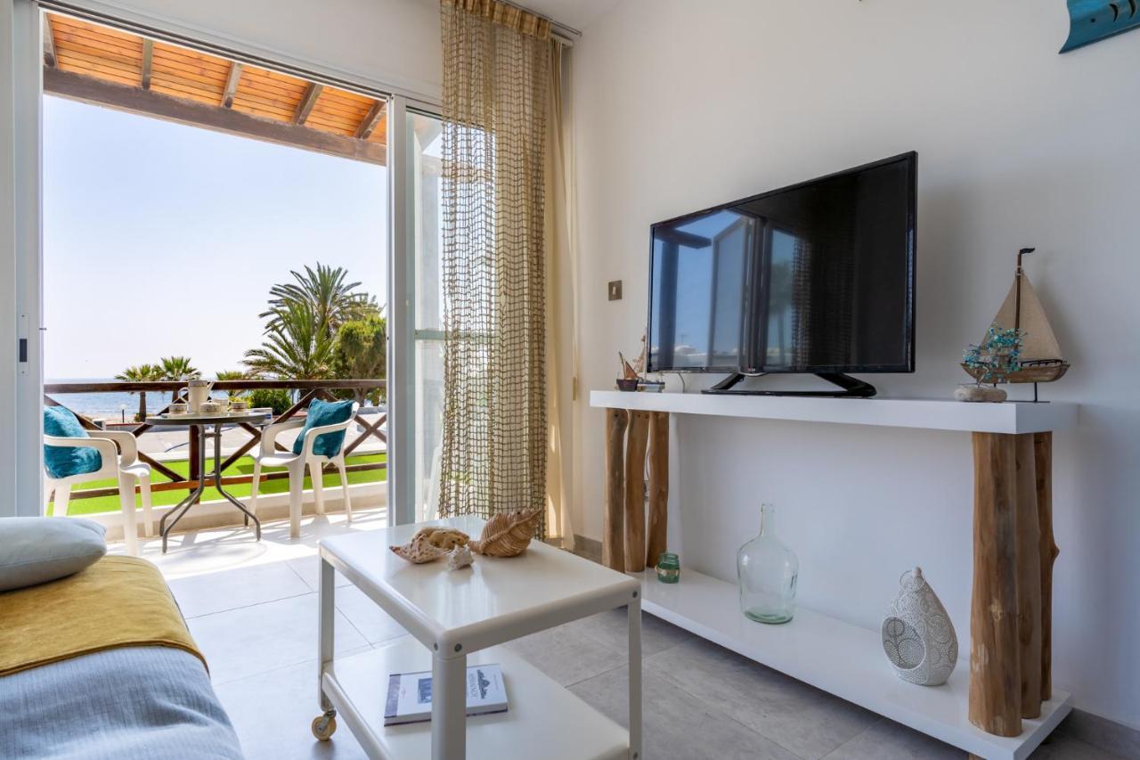 Seawaves 1- Bedroom Apartment Near Meneou Beach Larnaca Extérieur photo