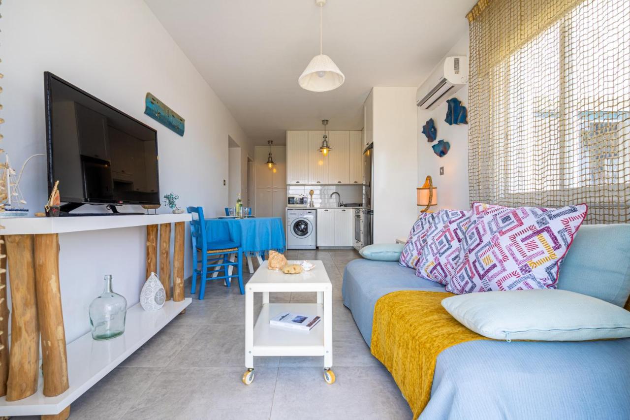 Seawaves 1- Bedroom Apartment Near Meneou Beach Larnaca Extérieur photo
